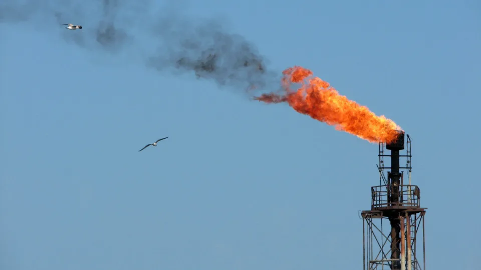 Angola arrecadou 5,3 mil milhões com exportação de petróleo