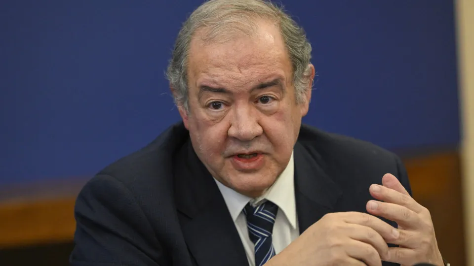 Angola precisa de "reforma ética" para "reganhar confiança