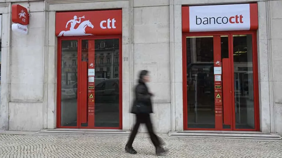 Banco CTT conclui emissão de 45 milhões de dívida a três