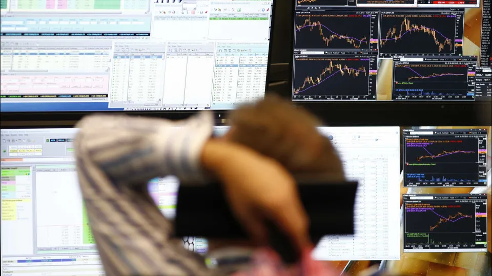 Bolsas europeias sem tendência definida numa sessão com
