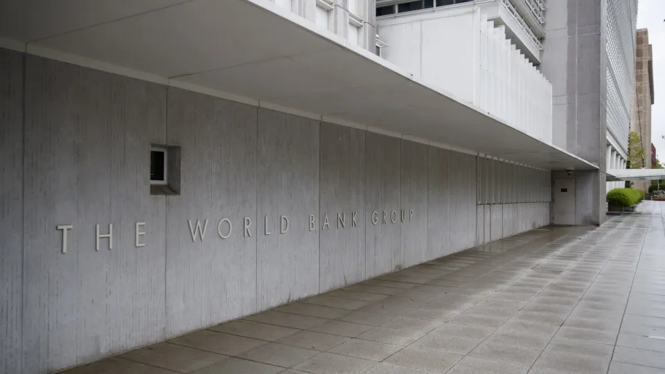 Moçambique não tem trabalhadores públicos a mais, mas