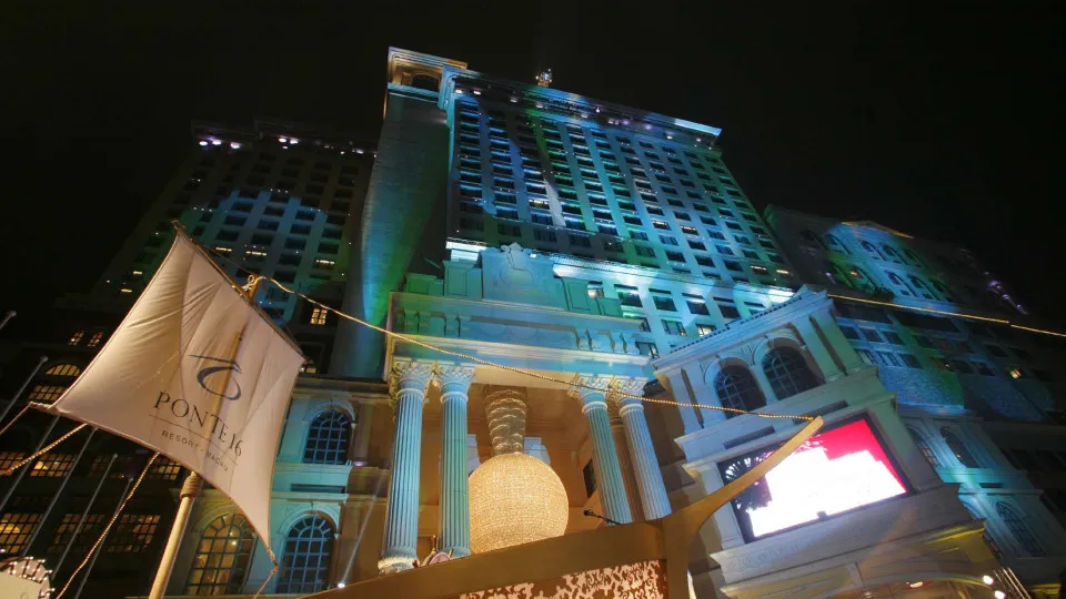 'Casino-satélite' com mais de mil trabalhadores fecha portas