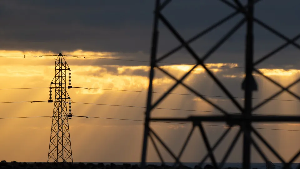 "Cortes" de eletricidade no domingo em sete concelhos são