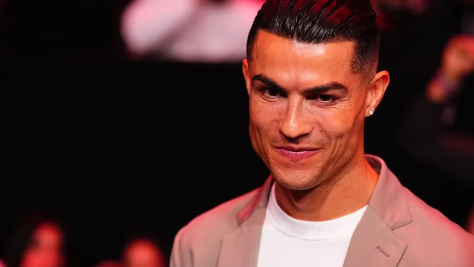 Da bola para as artes marciais: Cristiano Ronaldo aposta em