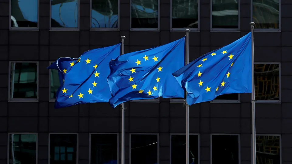 Despesas com prestações sociais na UE sobem 6,9%. E em
