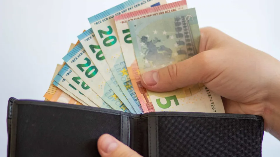 Do IRS à isenção de portagens: 8 mudanças para 2026 que