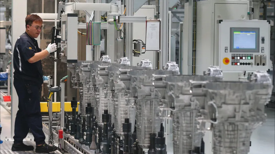 Economia alemã deverá voltar ao crescimento em 2026