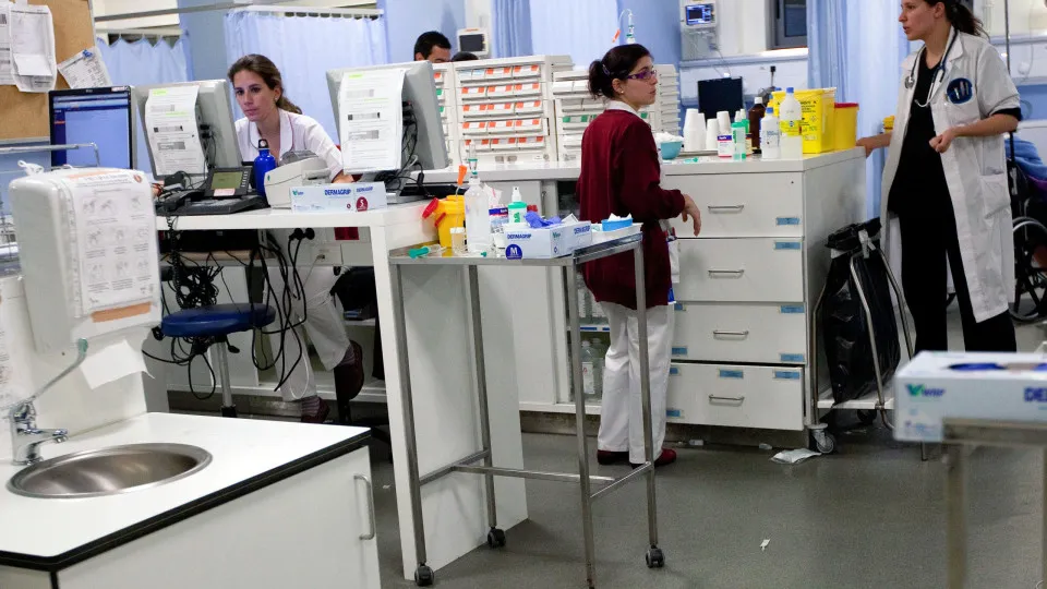 Governo corta mais de 200 milhões em medicamentos e material