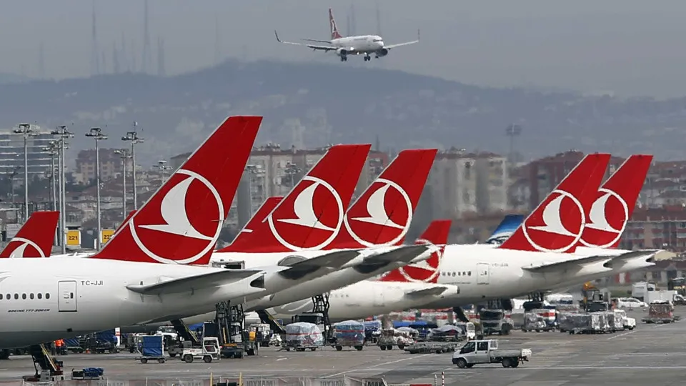 Já são sete. Turkish Airlines (também) suspende voos para a