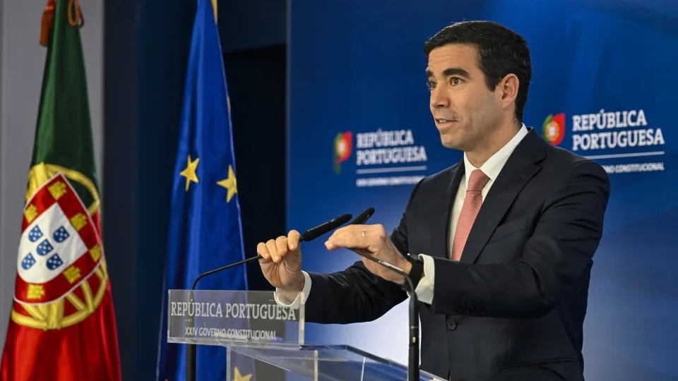 Leitão Amaro diz que Portugal é um país "muito seguro" para