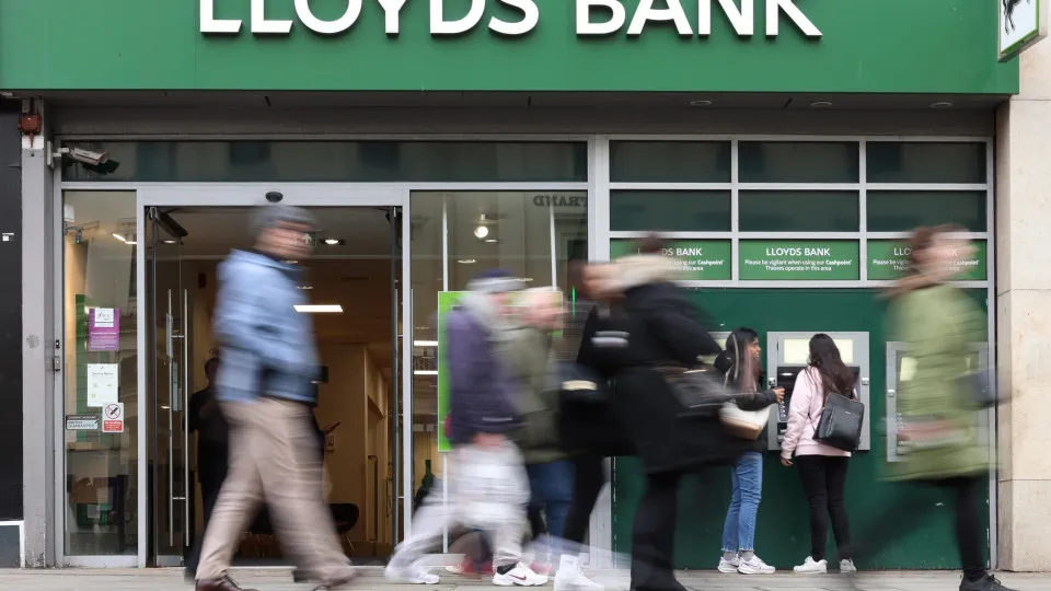 Lloyds Banking com quebra de 12% no lucro líquido nos