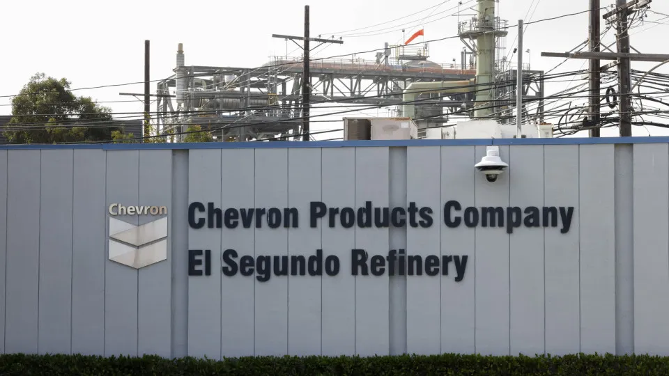 Lucro da Chevron cai 21% no 3º trimestre para 3.300 milhões