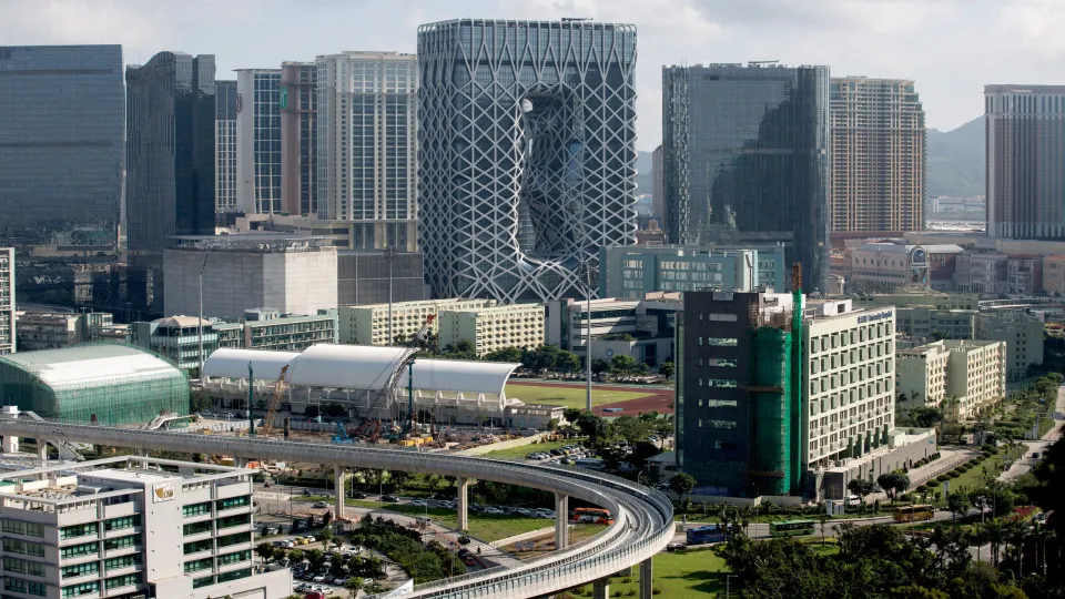 Lucro da operadora do jogo em Macau Melco aumenta 33% no 3.º