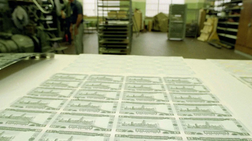 Macau aprova subida de 2,9% do salário mínimo. Quanto se