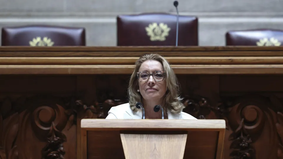 Ministra do Trabalho diz que é preciso "calibrar" direitos