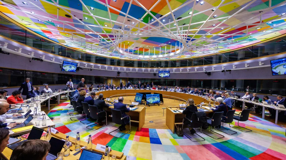 Ministros das Finanças da Grécia e da Bélgica concorrem ao