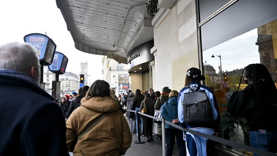 Nova loja da Shein em Paris com 50.000 visitantes desde a