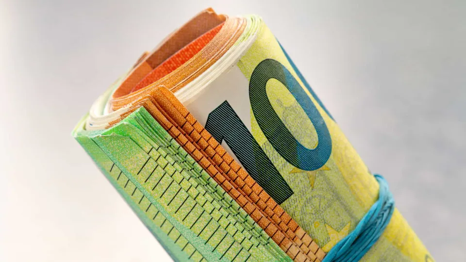 OE2026: Pagamentos em atraso recuam para 333,9 milhões em