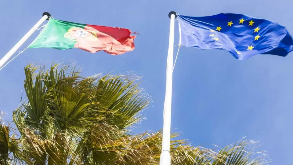 Plano orçamental de Portugal está "em linha" com