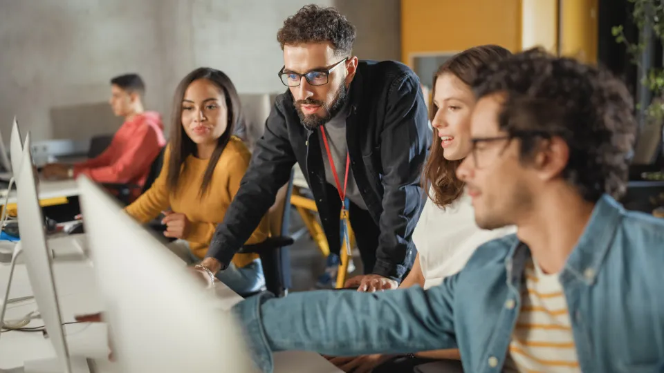 Receber menos salário em troca de mais felicidade? Jovens