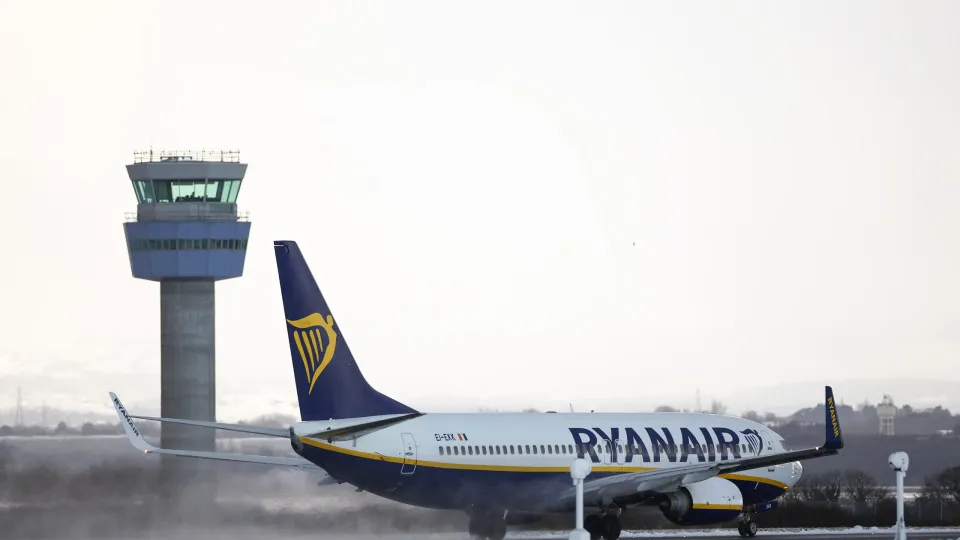 Ryanair diz que 1.º dia de cartões digitais está a ser