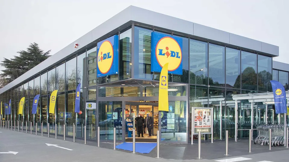 Sindicato acusa Lidl de chamar trabalhadores de folga para