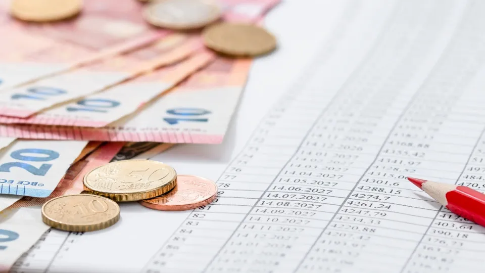 Trabalhadores dos impostos apontam "incumprimento" do