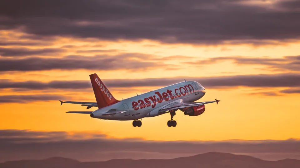 easyJet celebra 30.º aniversário com 30% de desconto em voos