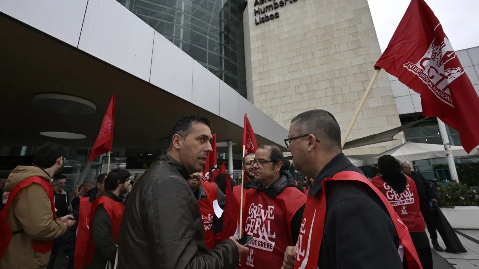 AO MINUTO: Inexpressiva? "Quase ofensivo";