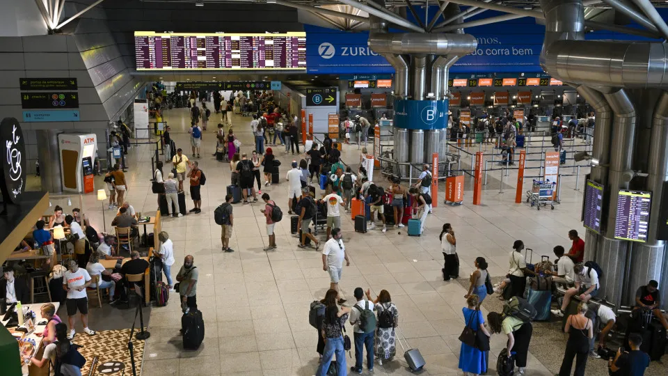 Aeroportos nacionais? Nenhum passageiro hoje "pode ficar
