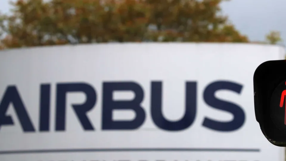 Airbus inspeciona até 628 aviões pelos problemas nos painéis