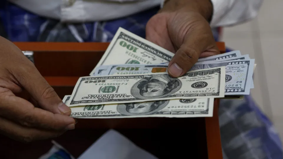 Angola anuncia emissão de mais 150 milhões de dólares de