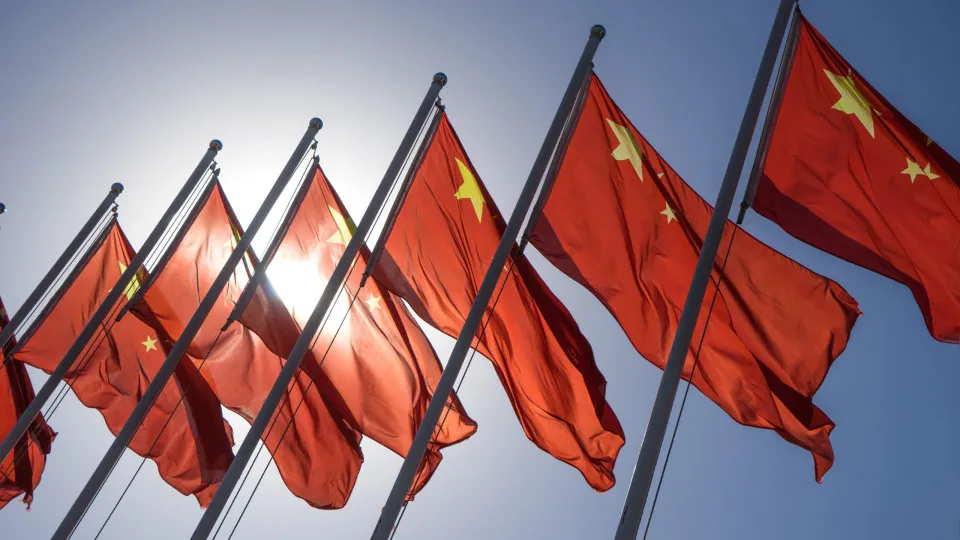 China atinge excedente comercial recorde de 858 mil milhões