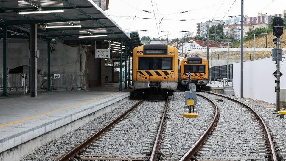Comboios, Carris e barcos com serviços mínimos na greve.