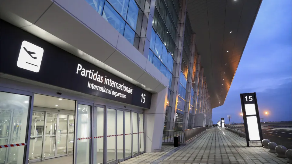 Consórcio que integra Mota-Engil vai gerir novo aeroporto de
