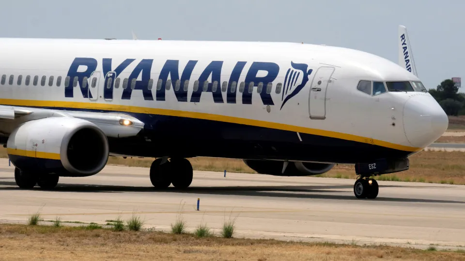 "Decisão infundada". Ryanair recorrerá de multa da