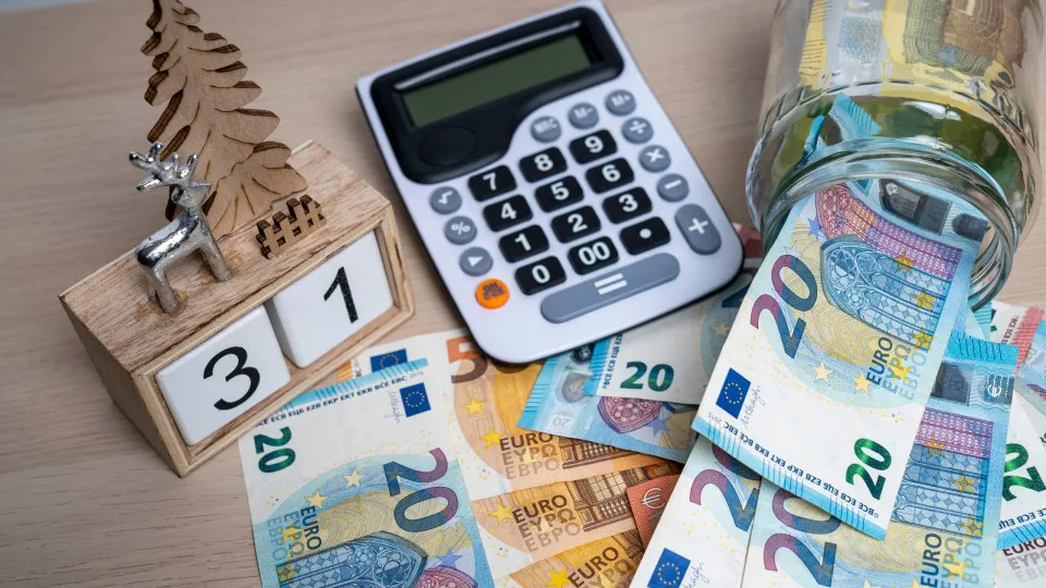 Dezembro a meio, mas há apoios e subsídios para receber.