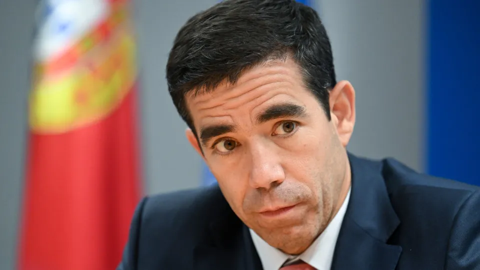 Distribuição de jornais? Implicará sempre "mecanismos