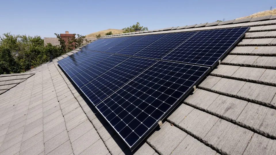 EDP ​​Renováveis ​​conclui venda de 100% de portefólio solar à