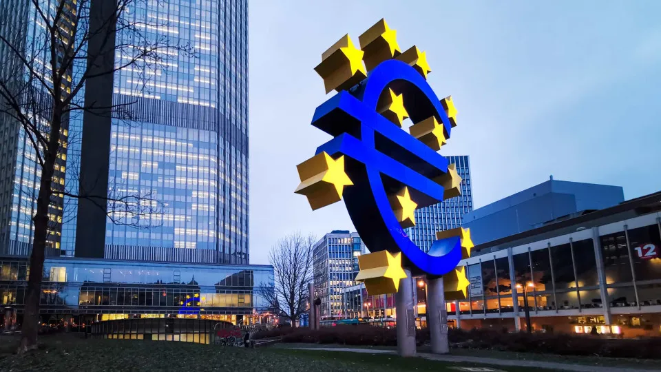 Eurostat confirma abrandamento da inflação para 2,1% na zona