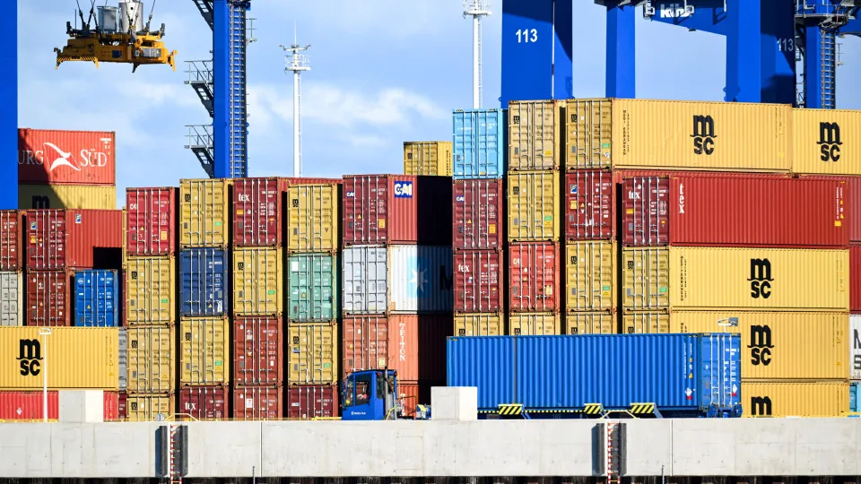 Exportações chinesas para países lusófonos sobem 0,9% até