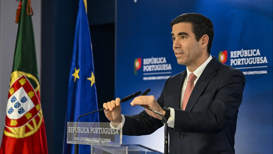 Governo aprova subida do salário mínimo: "É um aumento