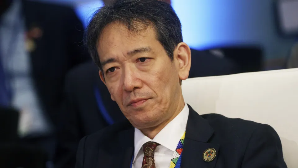 Japão ameaça intervir para travar desvalorização do iene: