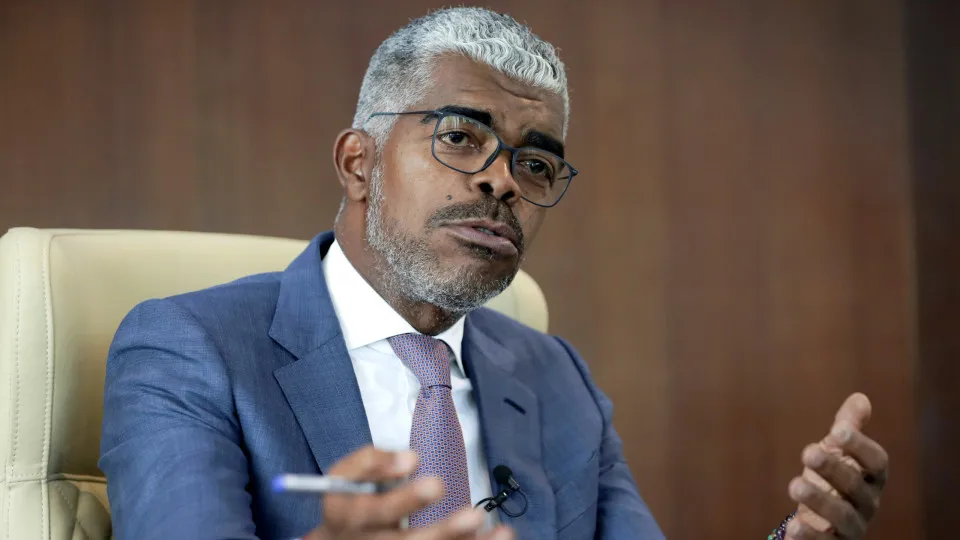 Ministro angolano defende liberalização do espaço aéreo