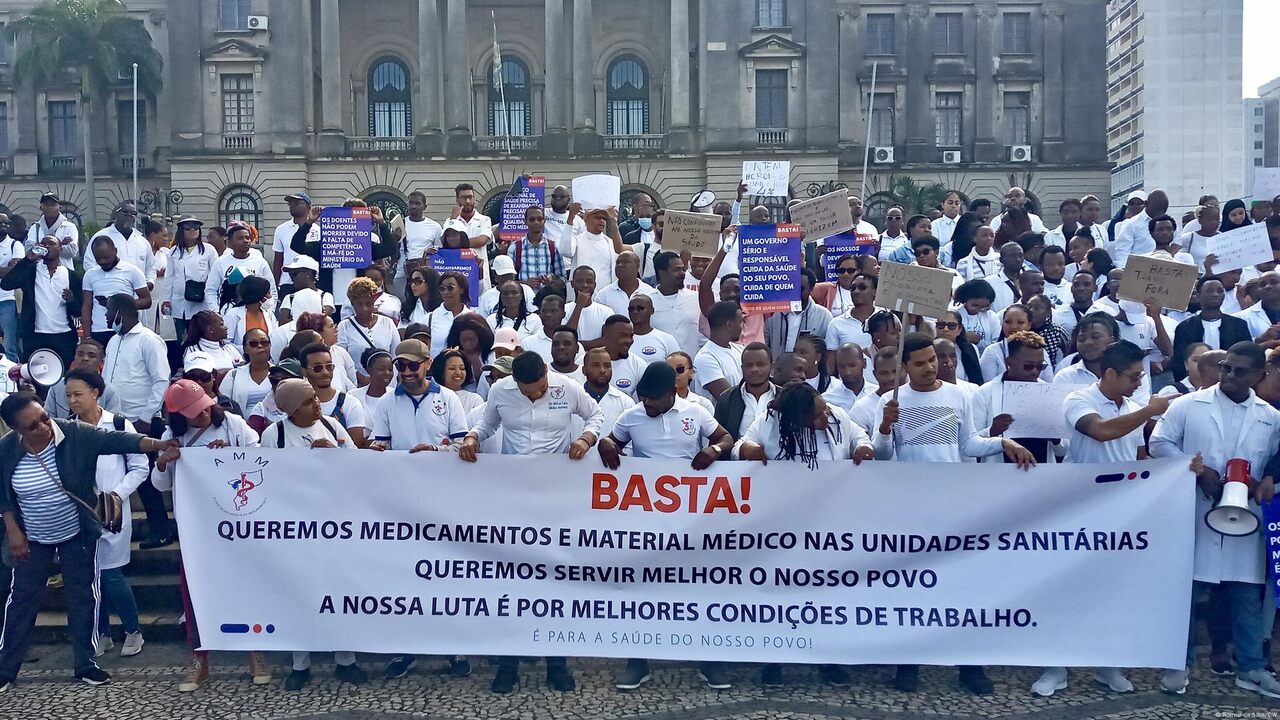 Profissionais de Saúde Ameaçam Fazer Greve Nacional Caso o