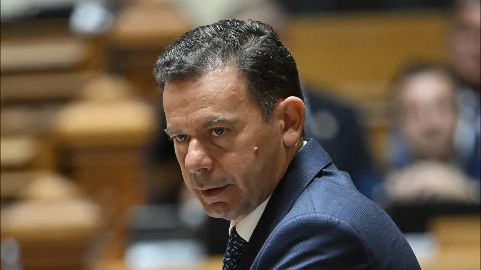 Reforma laboral? "Se não o fizermos, não vamos sair do