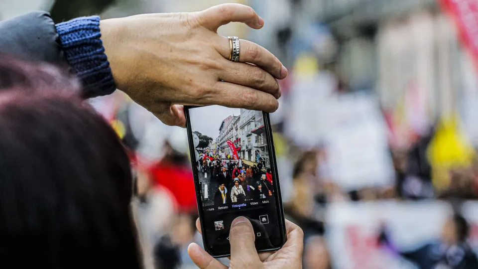 Seis antigos dirigentes da CGTP e da UGT apelam à greve