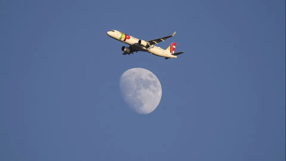 TAP diz que atua com base em serviços mínimos acordados com