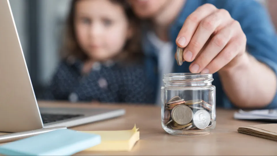 Taxa de poupança das famílias estabiliza em 12,5% no 3.º