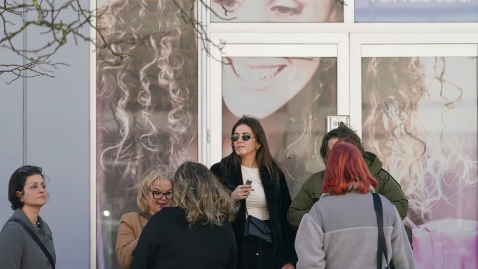 Trabalhadores da Rhmais e Randstad ao serviço da Vodafone em